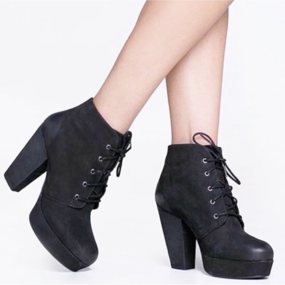 Brand New Steve Madden Raspy Booties